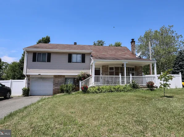 511 E Harrison St, Emmaus, PA 18049