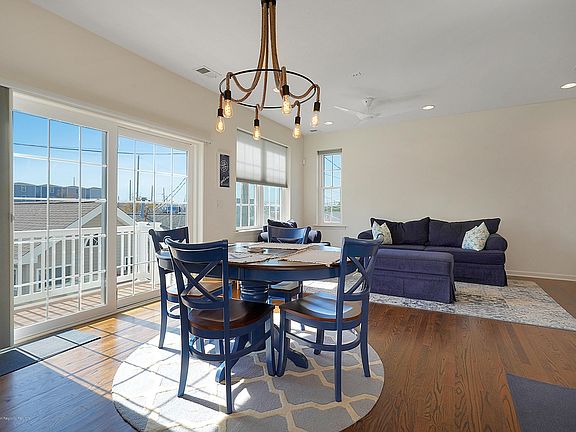 4th image of 103 Dolphin Dr