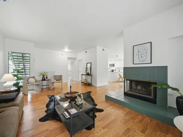 217 Ada Ave APT 52, Mountain View, CA 94043
