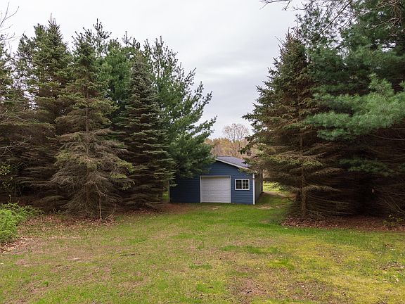 3rd image of 822 Dory Dr