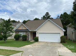 11708 Village Pond Dr, Charlotte, NC 28278