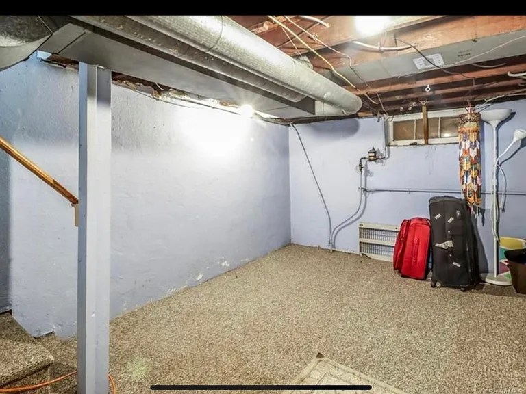 58 Ardmore St #1 — Photo 8
