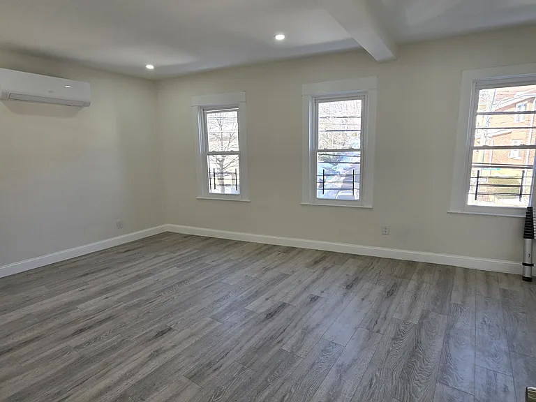 612 Richmond Rd #2 — Photo 5