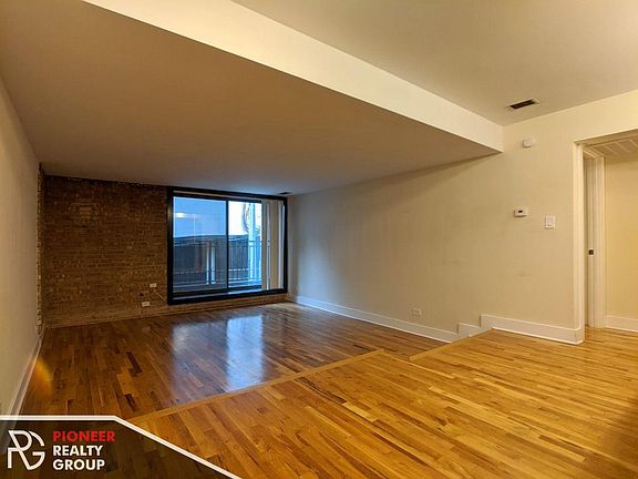 3rd image of 1220 Lasalle St #1220