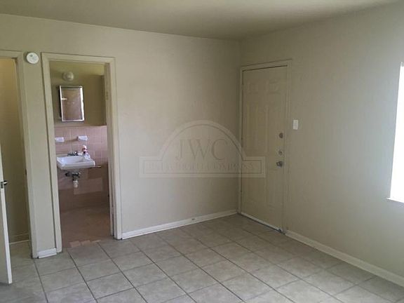 3rd image of 2204 Poage Ave #A