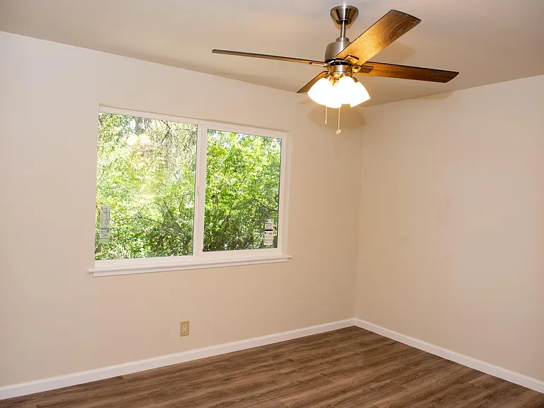 1139 Village Dr #9 — Photo 6