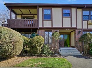 363 Sierra Vista Ln, Valley Cottage, NY 10989