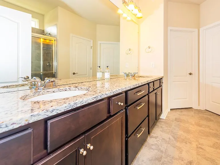 2801 Dillon Dr — Photo 12