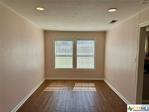 4th image of 1303 E Warren Ave