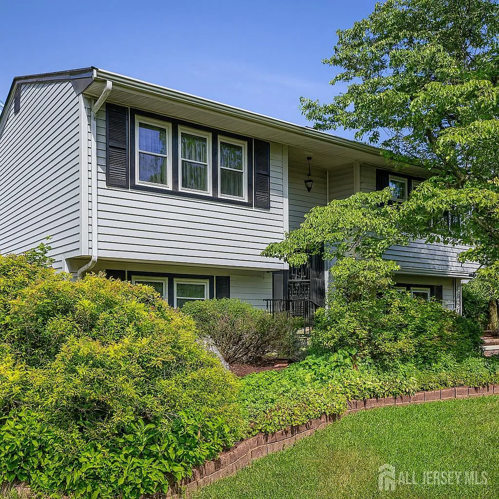 5114 Dey St photo 1