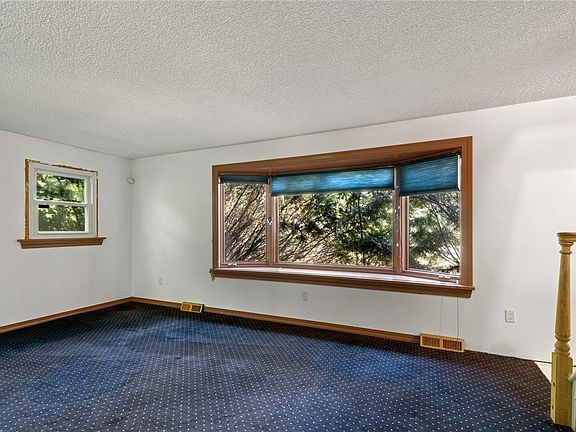 3rd image of 1 Putting Green Ln