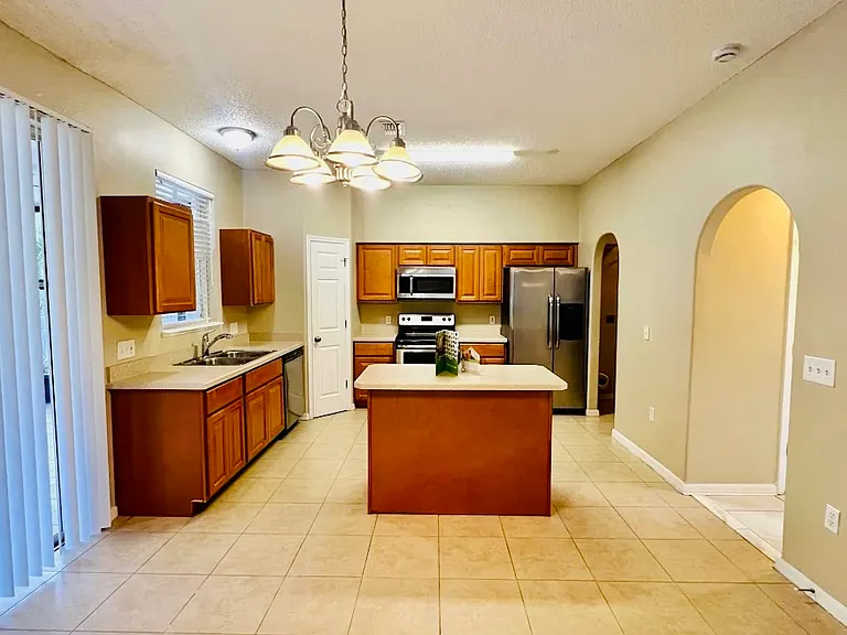 379 Pebble Ct — Photo 5