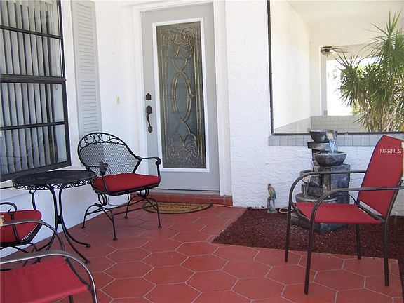 4th image of 409 La Jolla Ave