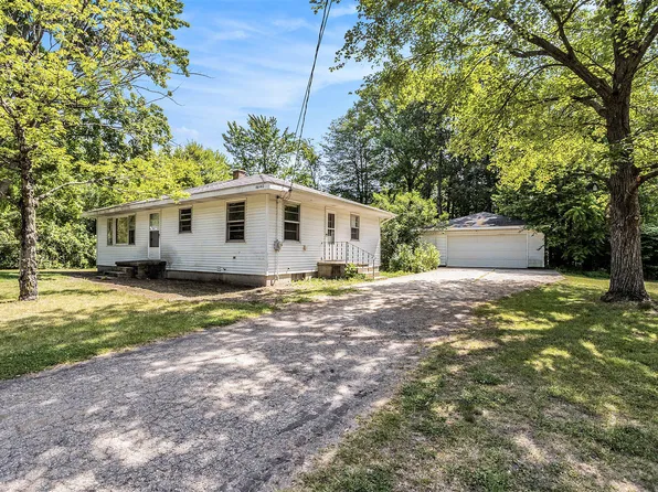 16140 144th Ave, Spring Lake, MI 49456