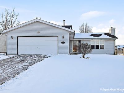 130 Sundance Trl, Capron, IL, 61012