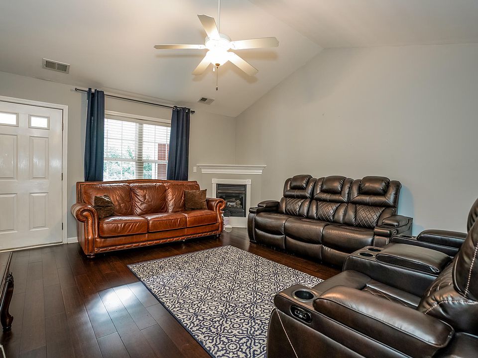 1st image of 225 Crescent Hill Pl APT 208