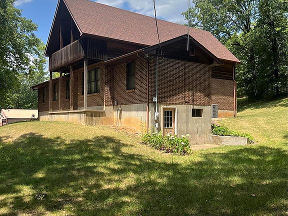 2nd image of 4426 Dubois Creek Rd