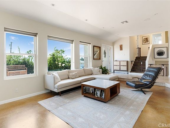 5th image of 10341 Kurt St
