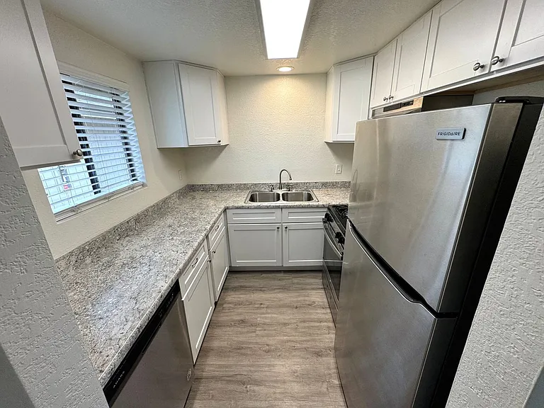 6 Dakota Dr #D — Photo 8