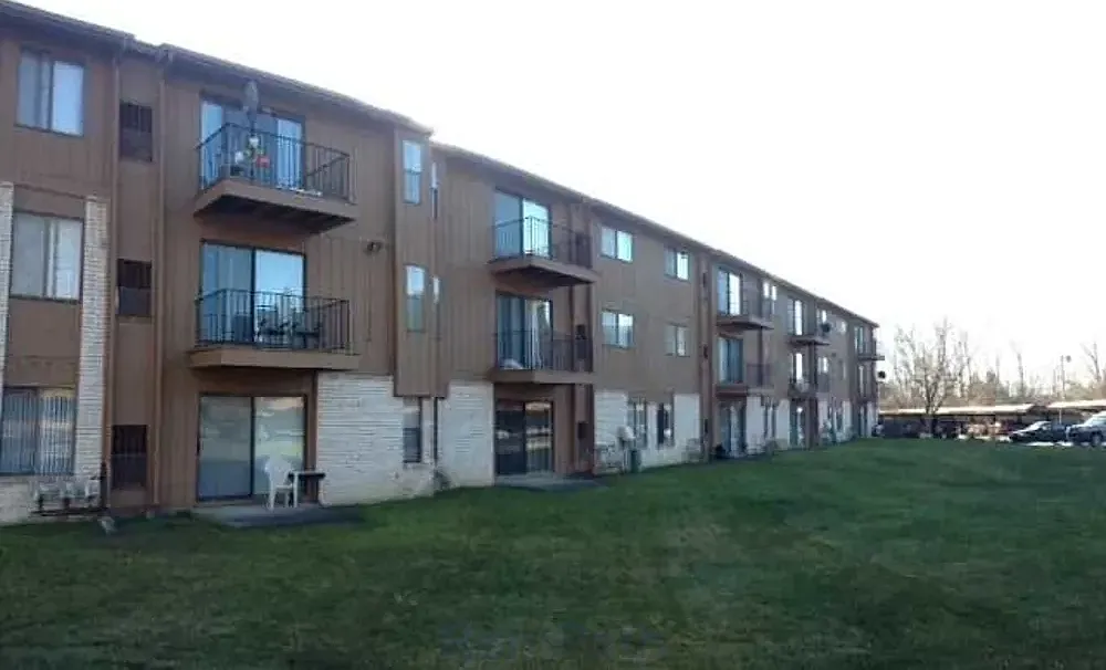 Pine Aire Apartments — Photo 4