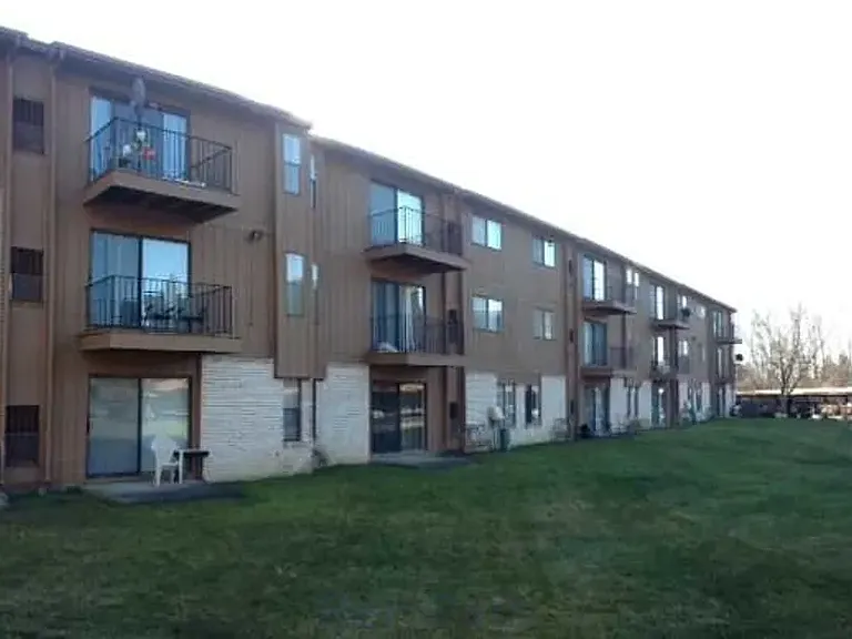 Pine Aire Apartments — Photo 4
