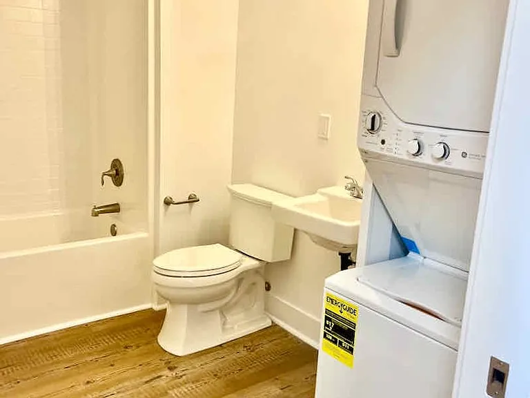 Emerald Ridge Apartments — Photo 4
