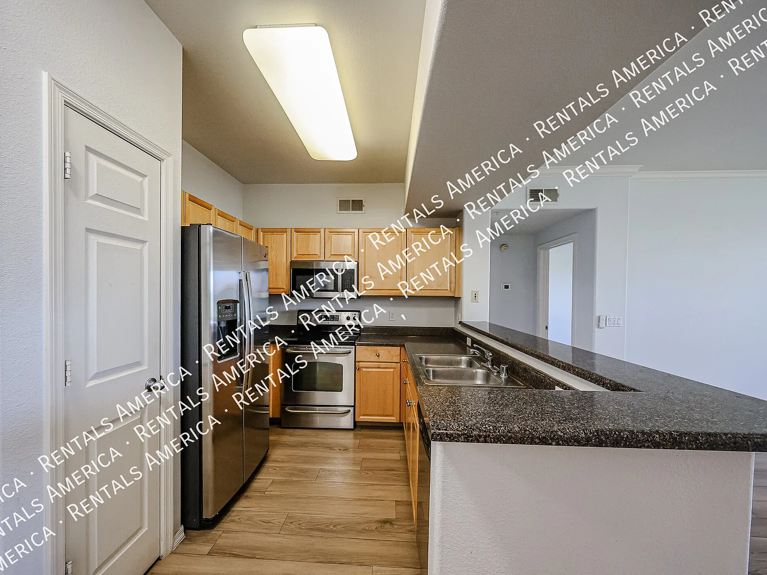 Scottsdale Greyhawk 2 BR/2 BA Condo w/ 1-car garage — Photo 3