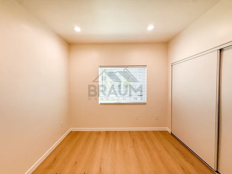 10849 Fruitland Dr — Photo 12