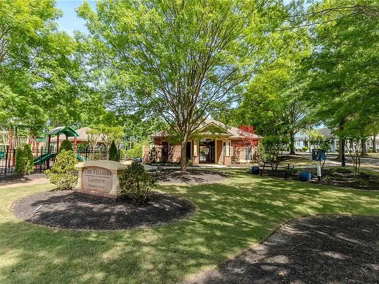 165 Mansfield Dr — Photo 33