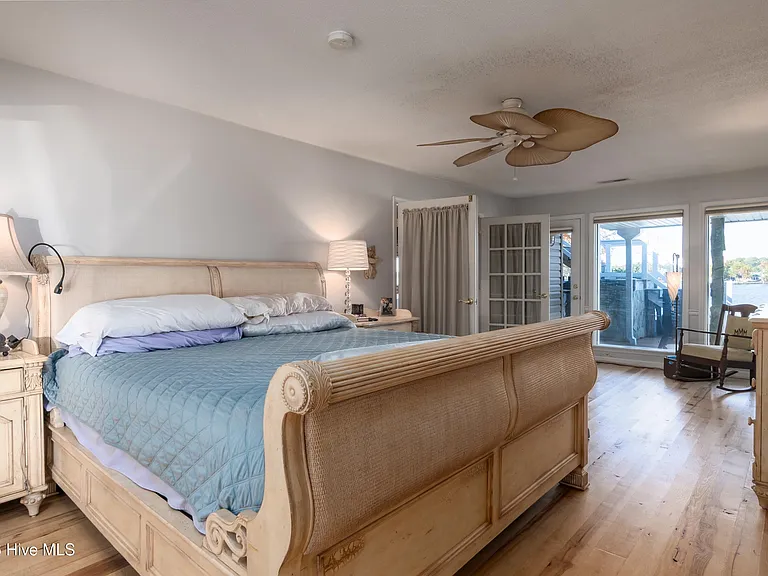 810 Madam Moores Ln #A — Photo 35