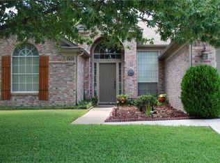 5510 Greenwich Dr, Arlington, TX 76018