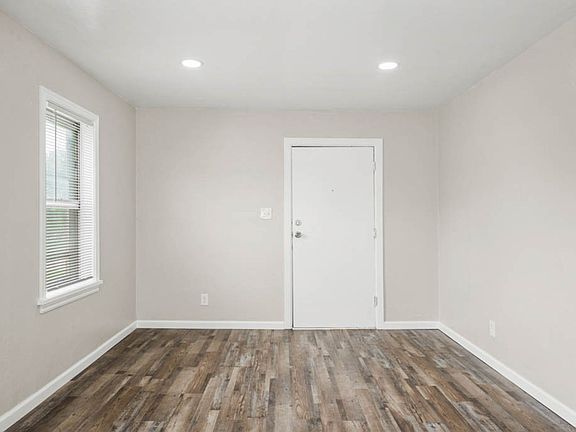 3rd image of 403 Babb Dr #403
