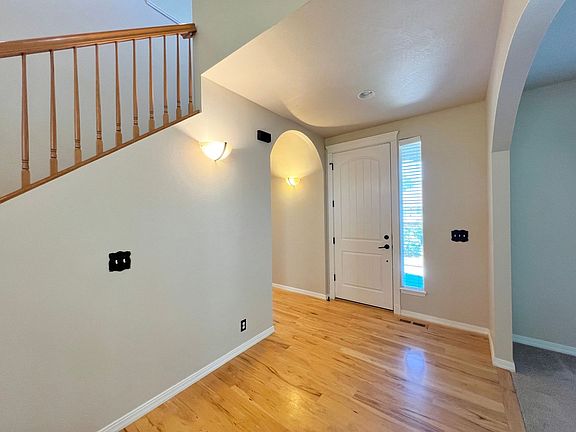 3rd image of 2285 W Windchime Dr