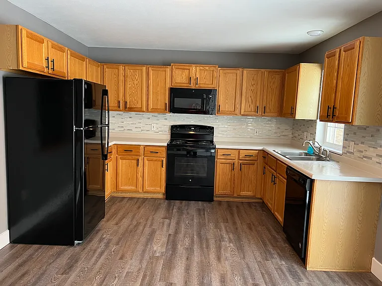 145 Laurie St — Photo 3