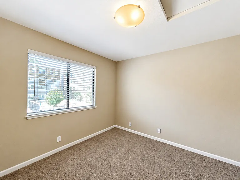 1114 Nord Ave #4 — Photo 6