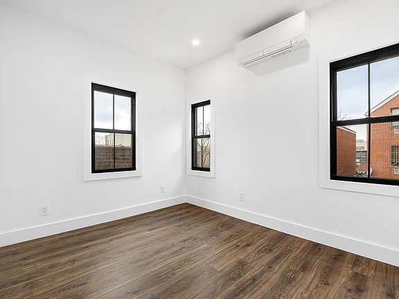 4th image of 50-20 39th Pl Floor 2