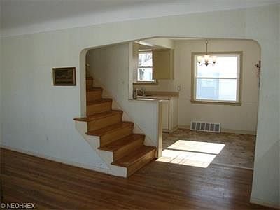4th image of 29808 Phillips Ave