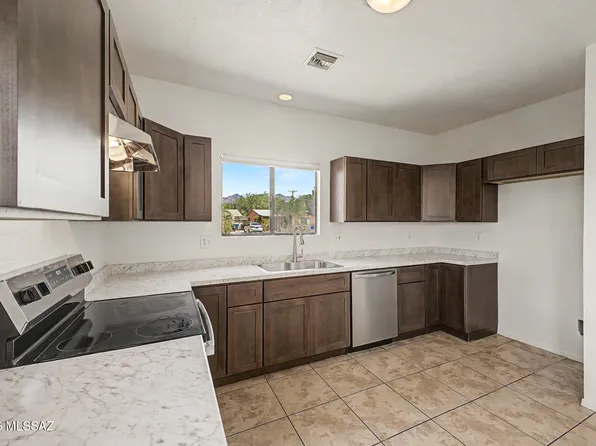 3370 E Monte Vista Dr, Tucson, AZ 85716