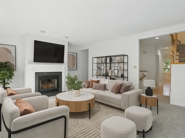 19 Hammond Pl #19, Woburn, MA 01801