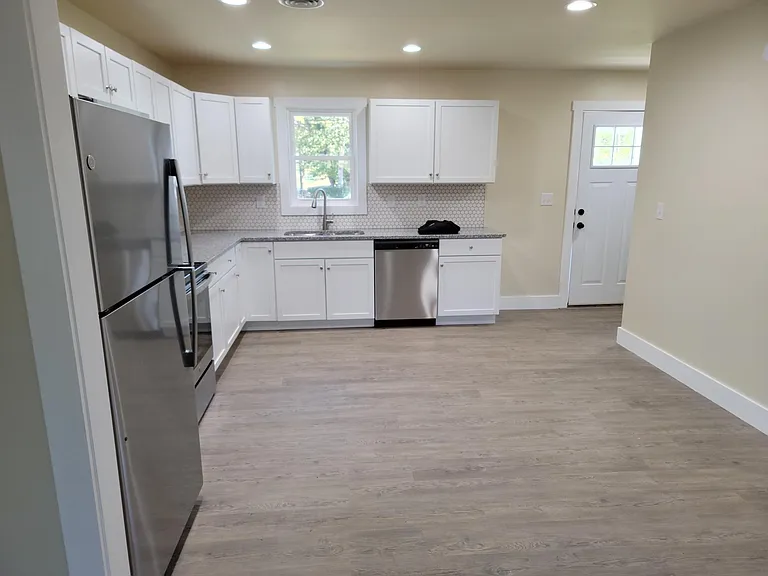 1500 W Main St — Photo 3