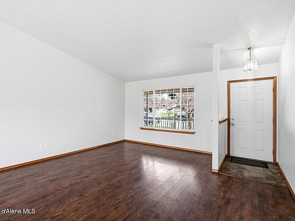 5th image of 215 W Chippewa Dr