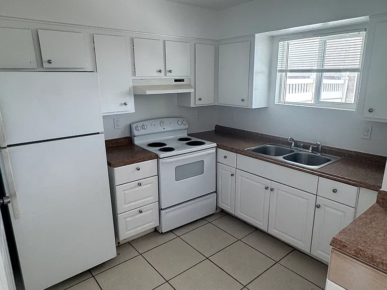 1725 E Pepper Cir #1 — Photo 4