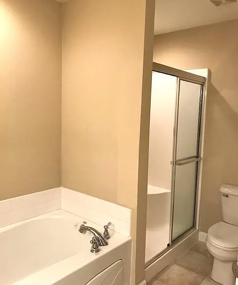 1050 Notting Hill Ct — Photo 9