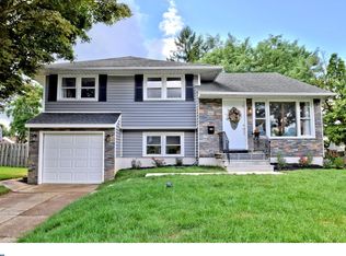 3516 Edgewater Ln, Brookhaven, PA 19015