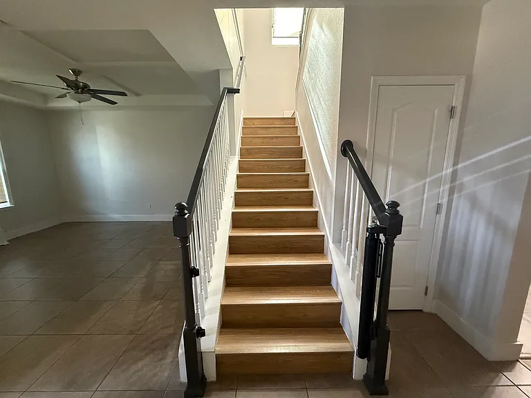 1040 Thunderhead Ln — Photo 3