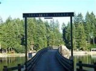 40 E Treasure Ct, Grapeview, WA 98546