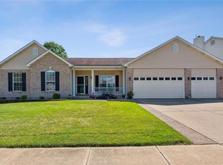 2706 Post Meadows Dr, O'Fallon, MO 63368