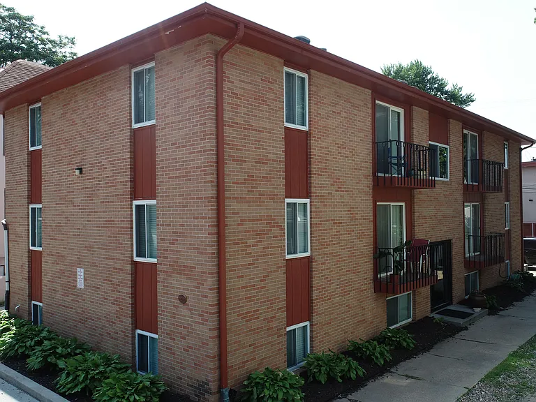 4919 Davenport St #5 — Photo 8