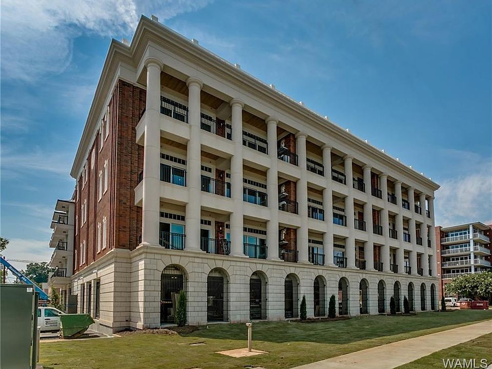 1st image of 511 11th St #203
