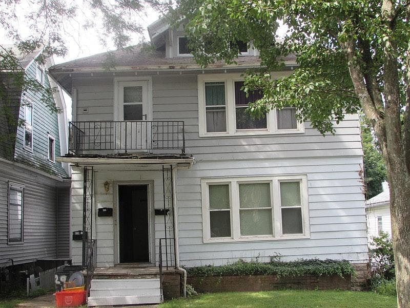 1st image of 129 Fulton St #2